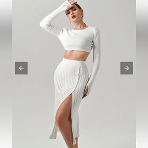 HIGH SLIT LONG SLEEVE PLEATED KNIT SWEATER AND SKIRT MATCHING SET - MILKY WHITE.